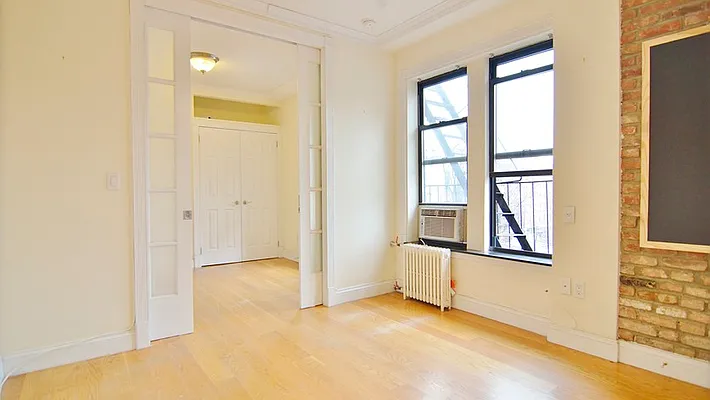 Rented by Park Property Advisors | media 20