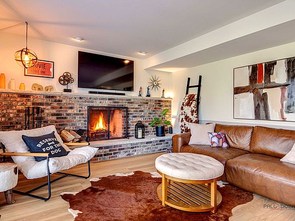 5th image of 2042 S Goebbert Rd