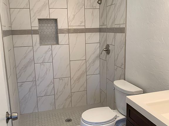 5th image of 10 S Grande Ave Unit 2