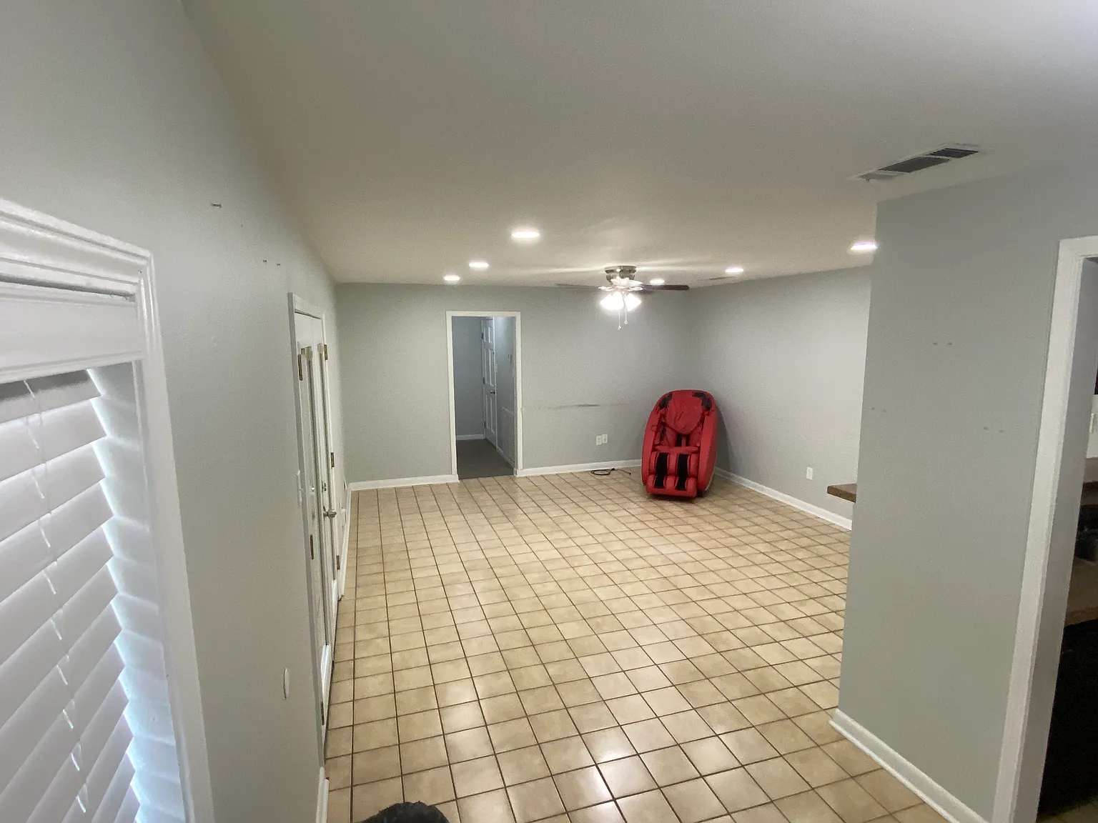 5 bed, 2238 sqft, $2,200 — Photo 2