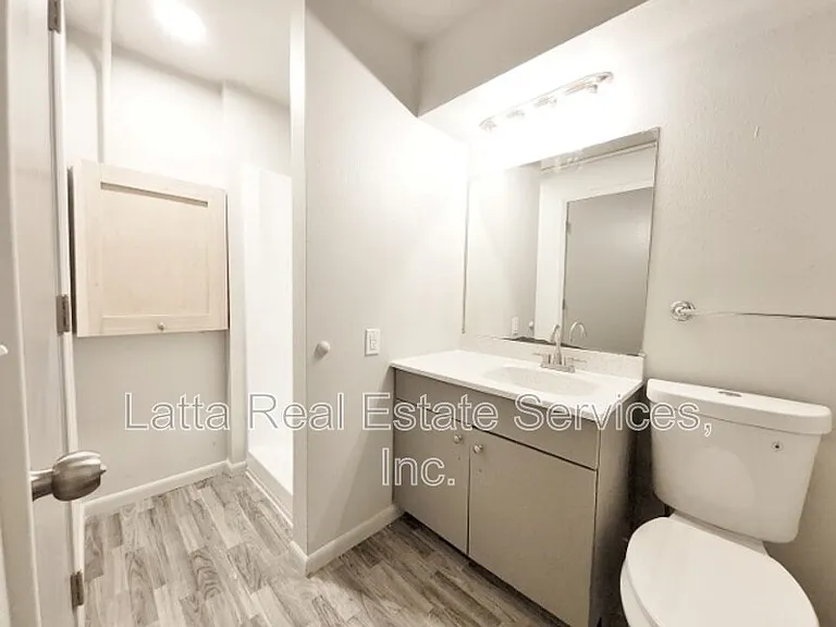 400 W 31st St #102B — Photo 5