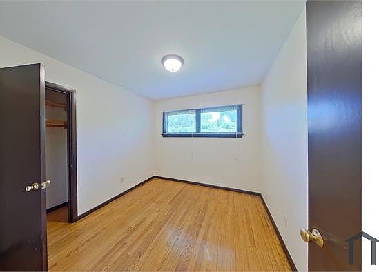 5th image of 11934 Criterion Ave