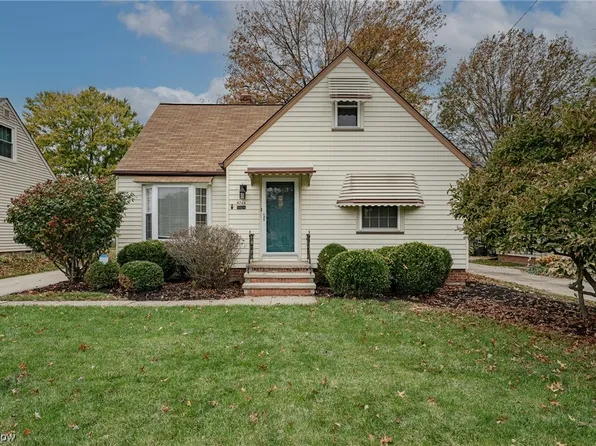 4266 W 226th St, Fairview Park, OH 44126