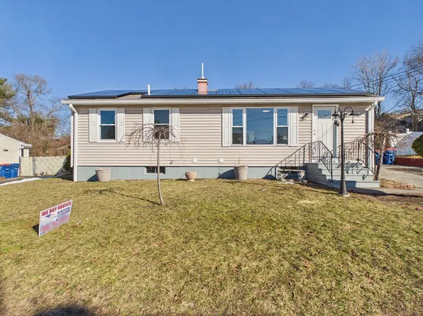 37 Maxine St, New Bedford, MA 02745