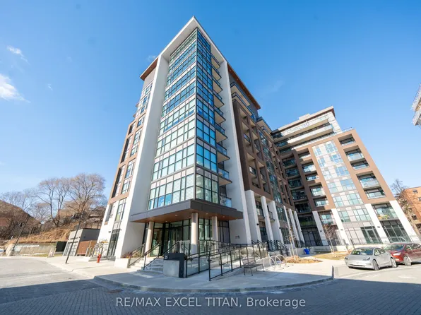 25 Neighbourhood Ln #205, Toronto, ON M8Y 0C4