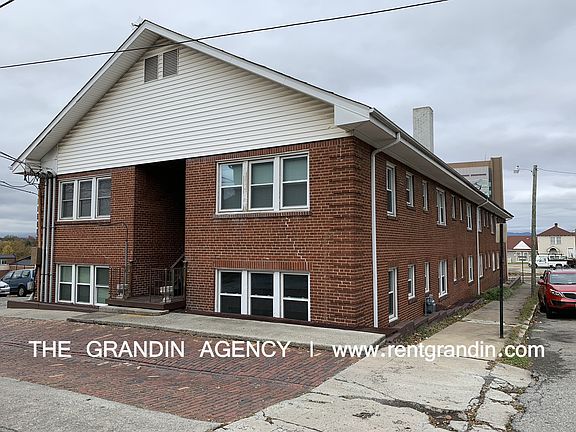 3rd image of 202 Elm Ave SW APT A7