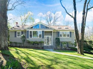 5 Country Ridge Clos, Pt Chester, NY 10573