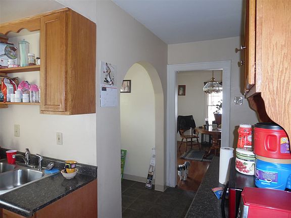 5th image of 216 Niles Ave