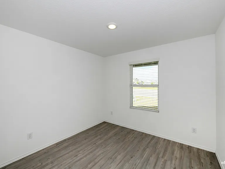 1074 Finesse Ln — Photo 13