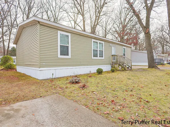 2314 Shamrock Ln, Muskegon, MI 49442