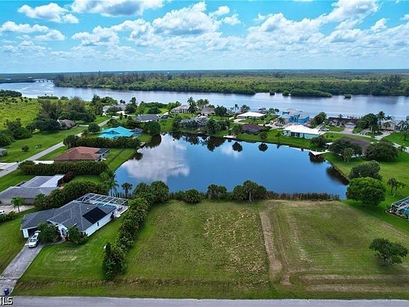 4th image of 17091 Waters Edge Cir