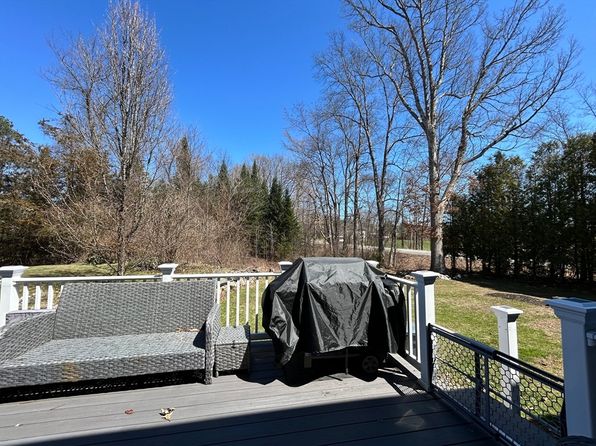 70 Exeter Rd, Kingston, NH 03848