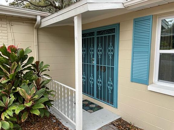 2nd image of 7506 Park Dr