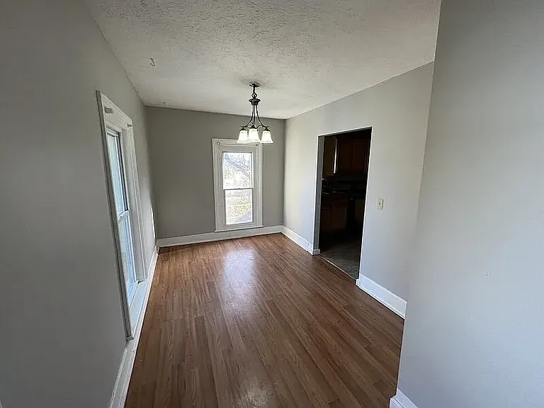 186 N Elm St #2 — Photo 8