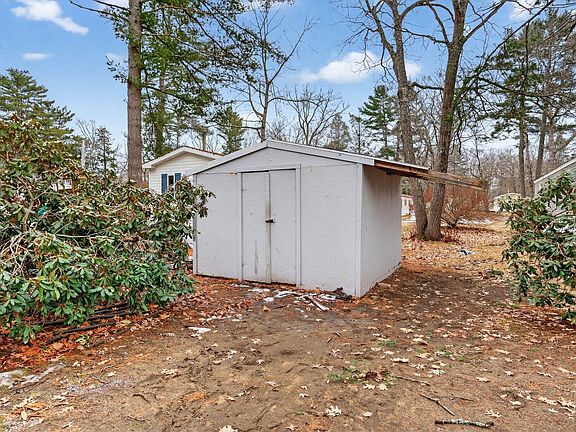 3rd image of 15 Valerie Avenue