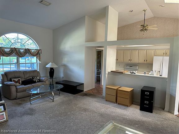 5th image of 1017 Gardenia St