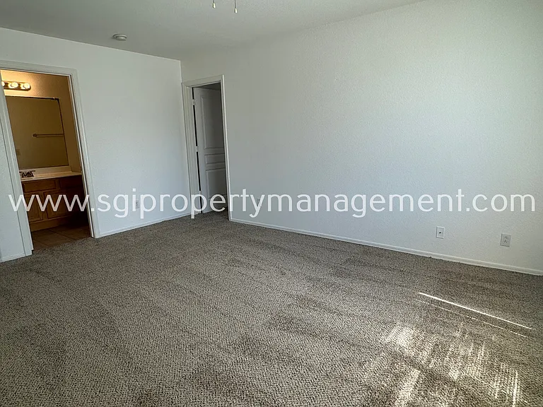 11630 W Washington St — Photo 7
