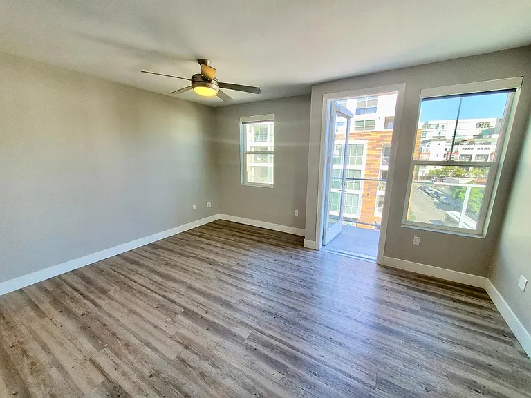 Amo Apartments Little Italy — Photo 20
