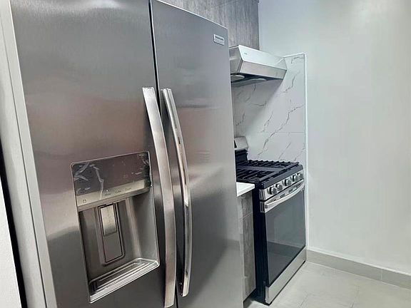 5th image of 300 Albany Street #4L