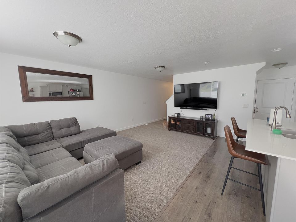 Extra Large Family Room