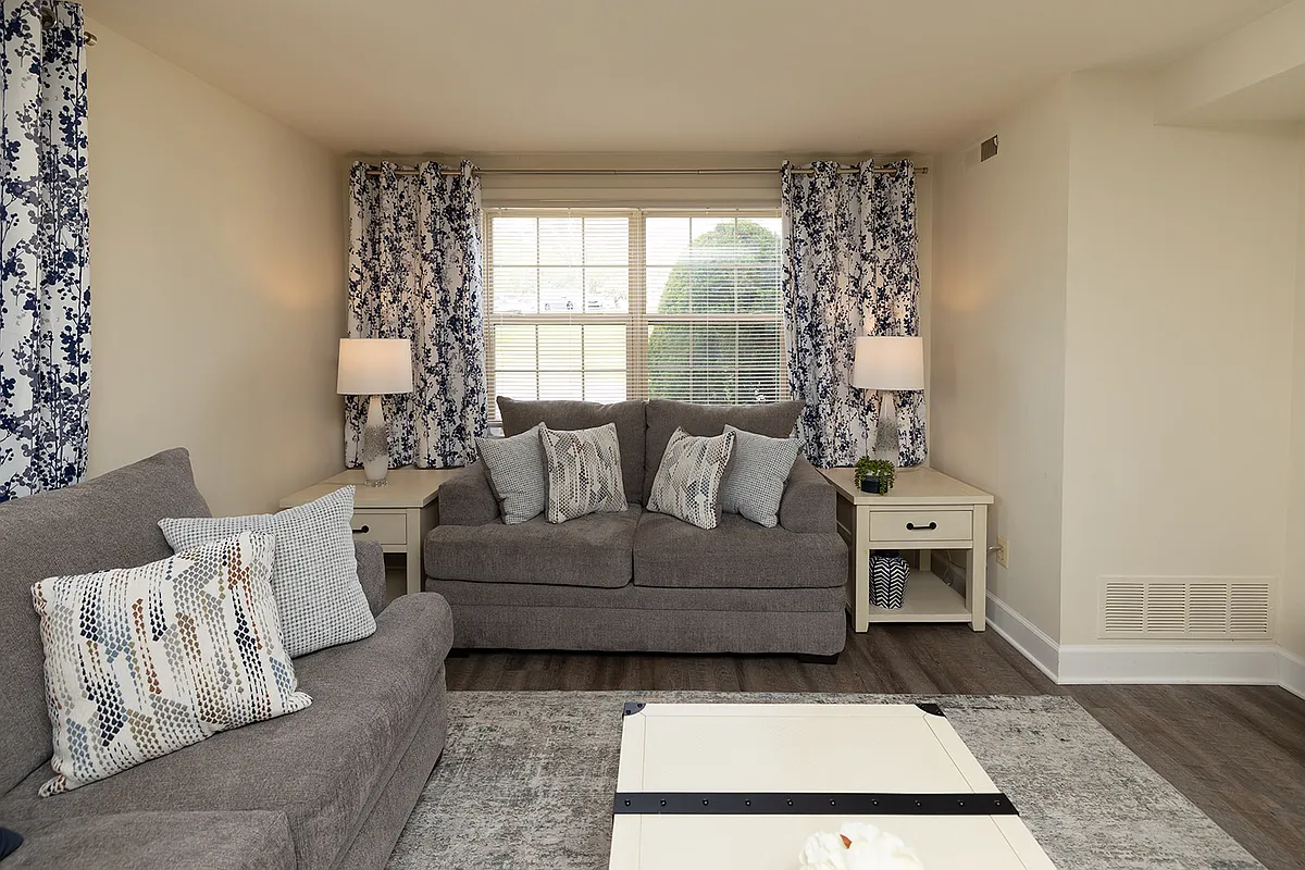 Building Photo - Chapel Valley Townhomes