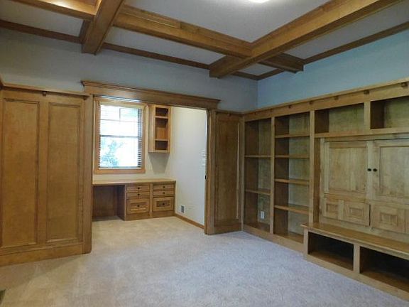 5th image of 4721 Fable Hill Way N
