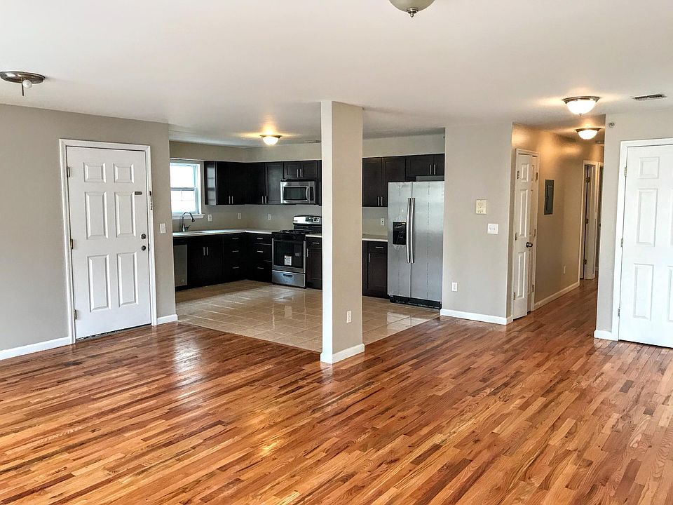 2nd image of 28 Governor St APT 2