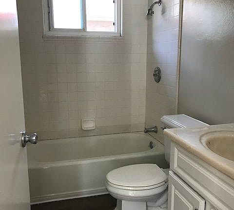 5th image of 496 Bevans Dr