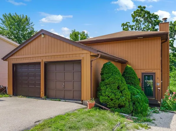 9 W St, Lees Summit, MO 64086