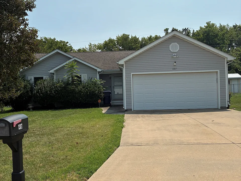 1307 Wildflower Dr