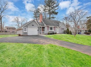 5 Debra St, Enfield, CT 06082