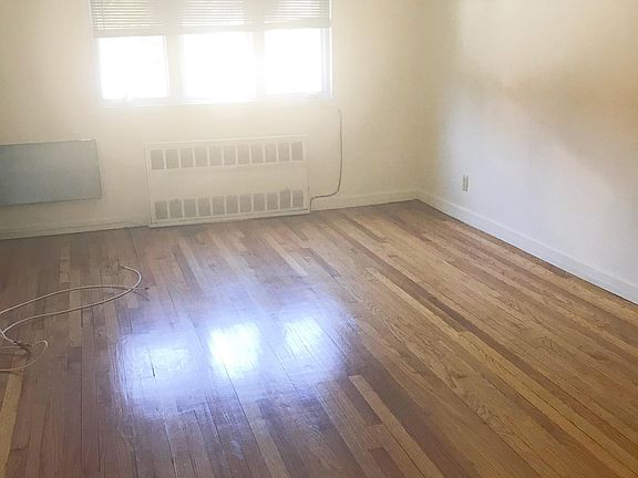5th image of 7211 60th Ave #3