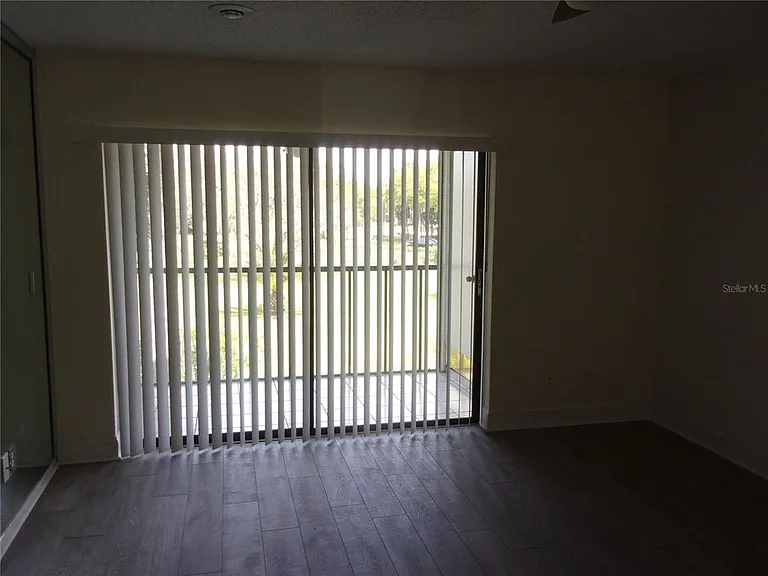 132 E Cypress Ct — Photo 9