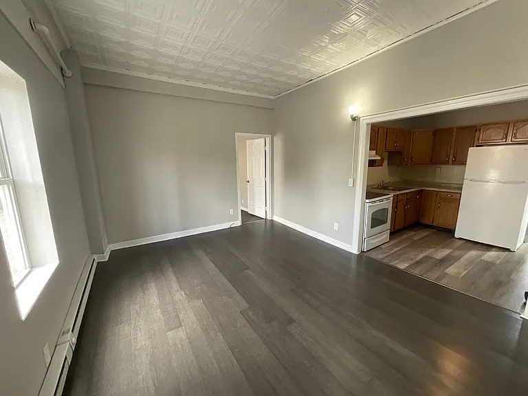 7402 Lincoln Way W — Photo 5