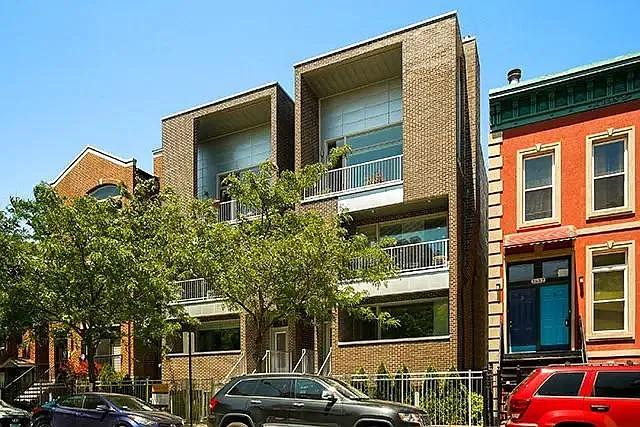1534 W Walton St — Photo 2