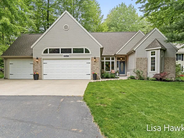 19047 N Fruitport Rd, Spring Lake, MI 49456