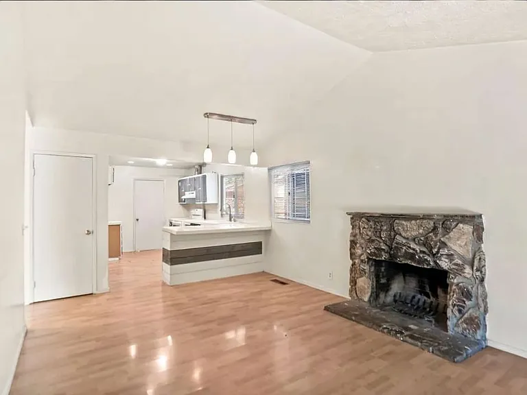335 Spode Way — Photo 10