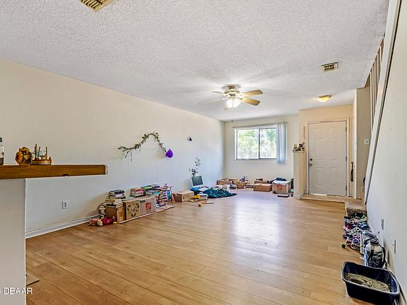 4th image of 188 W Sandalwood Ct