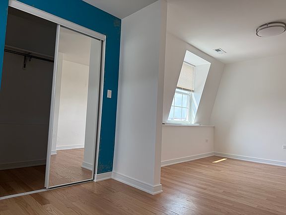 3rd image of 1628 W Cermak Rd #Penthouse