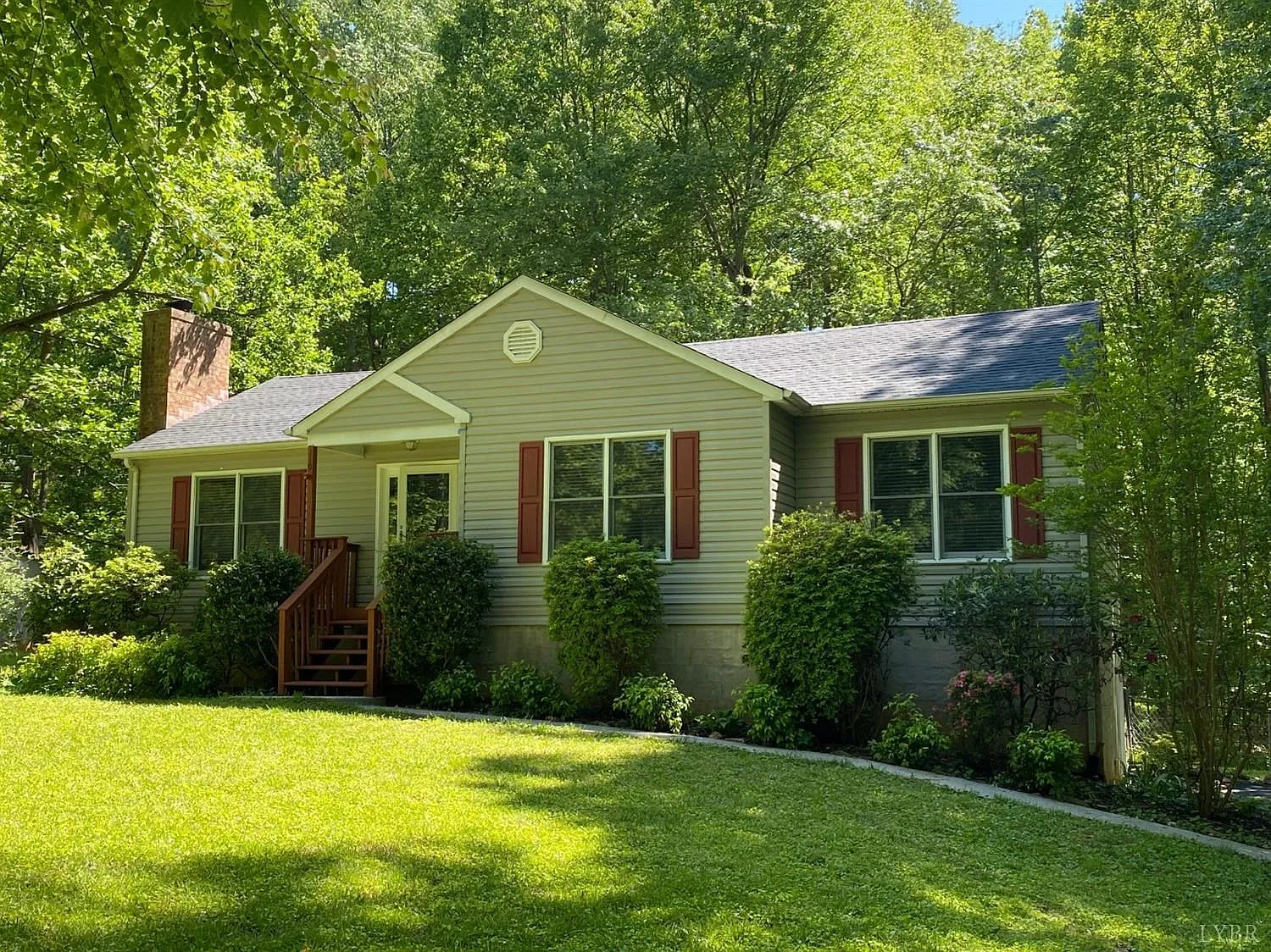 3 bed, 1200 sqft, $1,975 — Photo 1