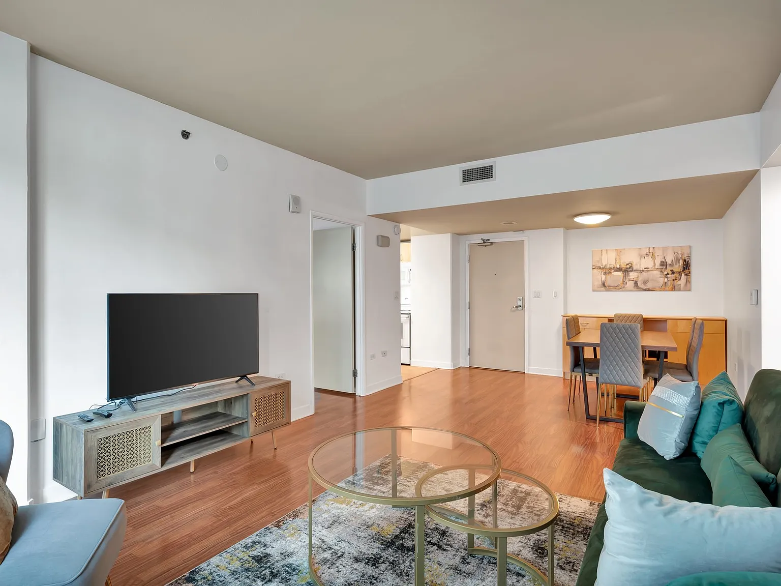 2 bed, 989 sqft, $3,495 — Photo 4