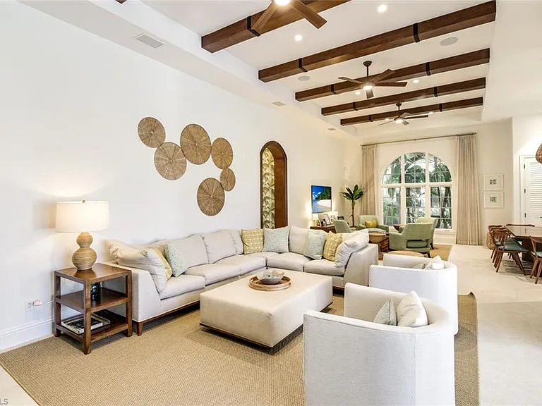 2904 Tiburon Blvd E — Photo 18