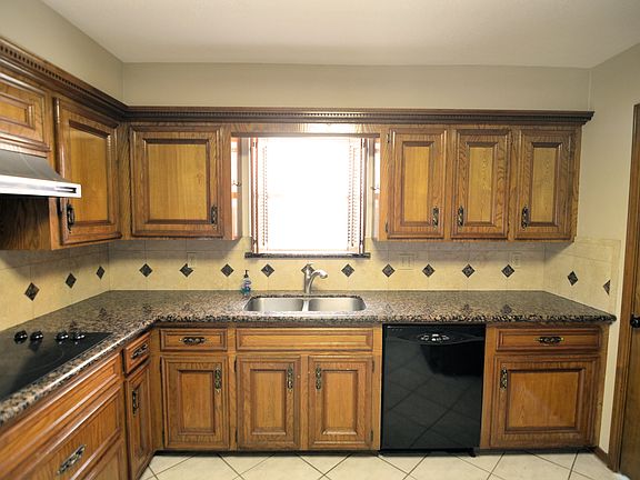 5th image of 2423 Hodges Bend Cir