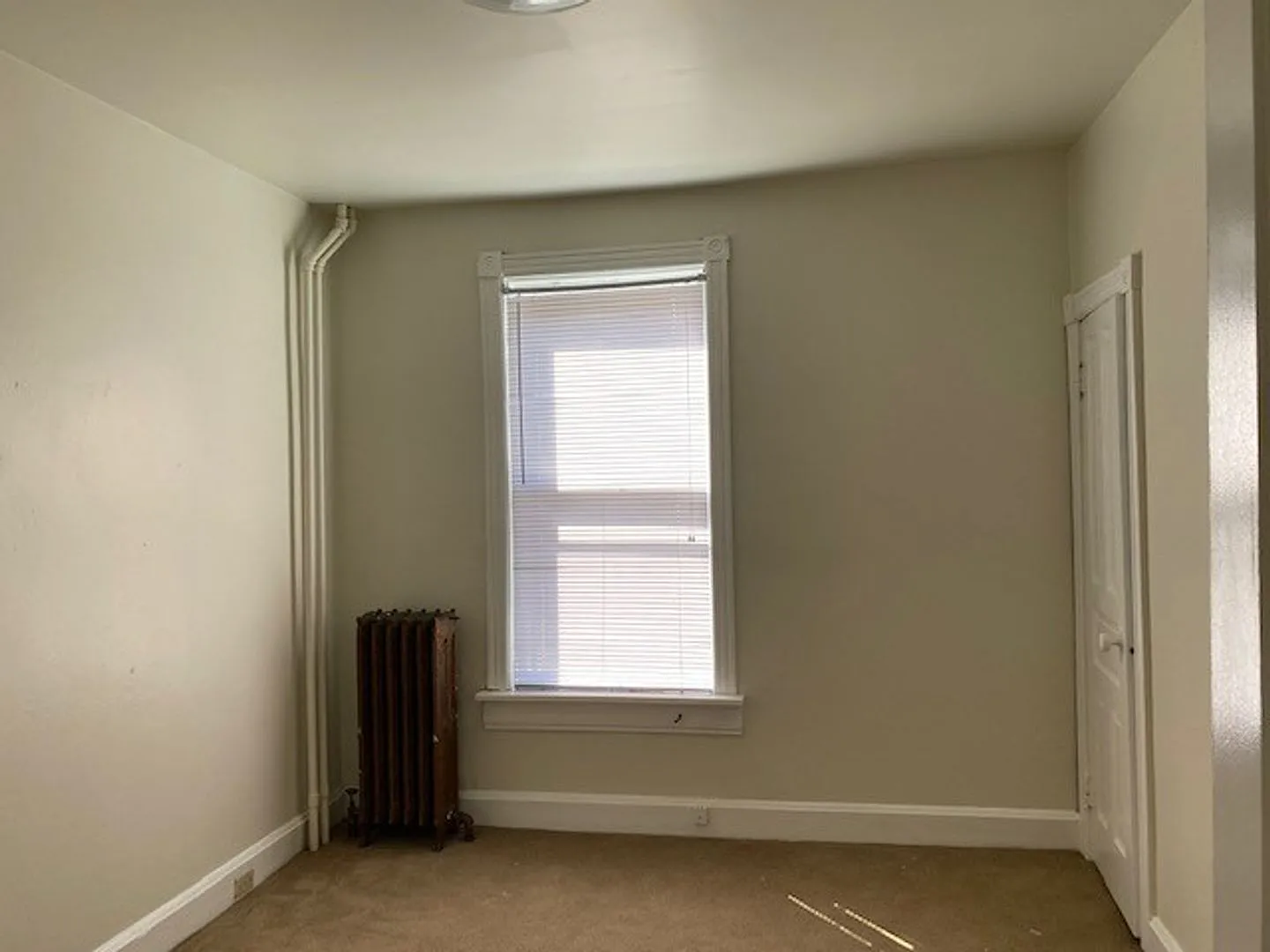 Welcome to our cozy 2-bedroom, 1-bathroom apartment located in the heart of Wormleysburg, PA — Photo 4