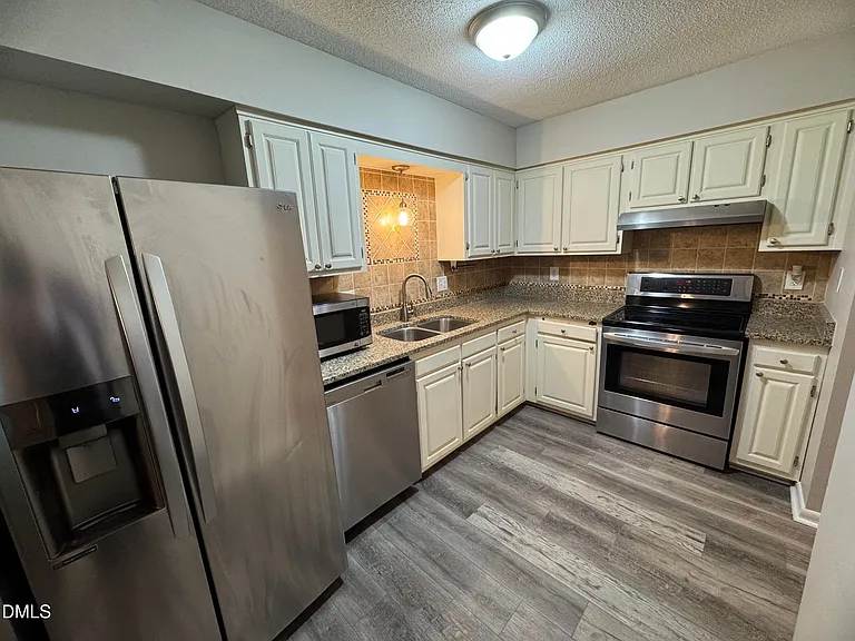 533 Pine Ridge Pl — Photo 2