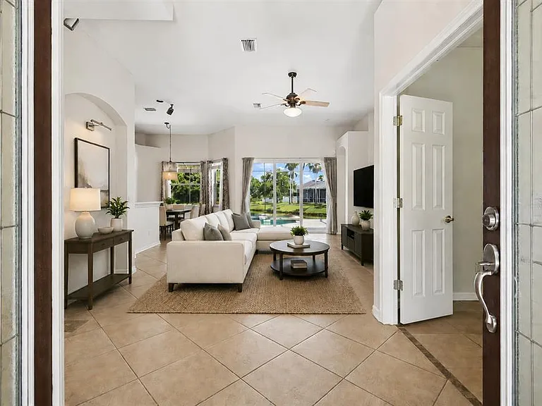 8332 Torrington Ave — Photo 5