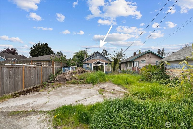 3rd image of 4724 25th Ave SW