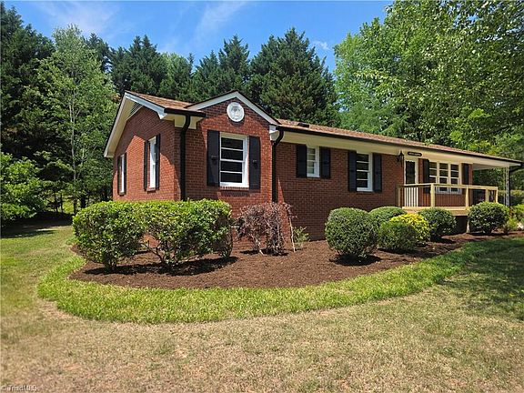 3rd image of 1118 Timberlane