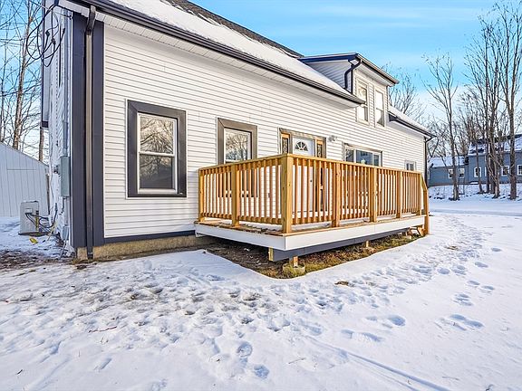 2nd image of 140 Spring St