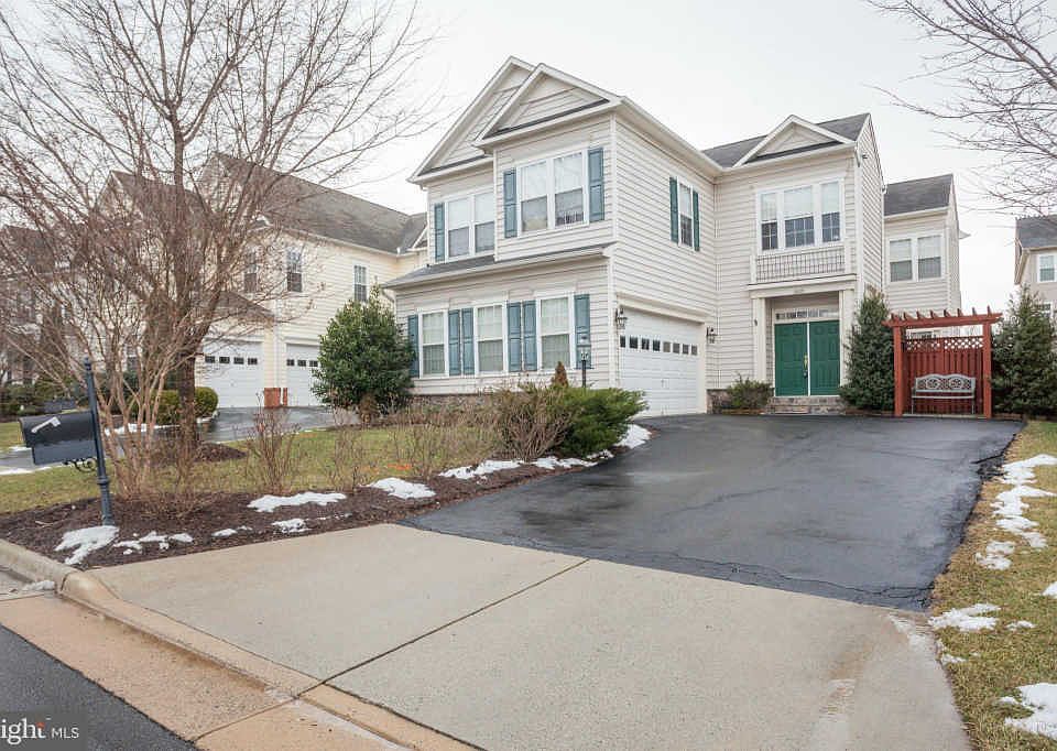 1st image of 40421 Milford Dr